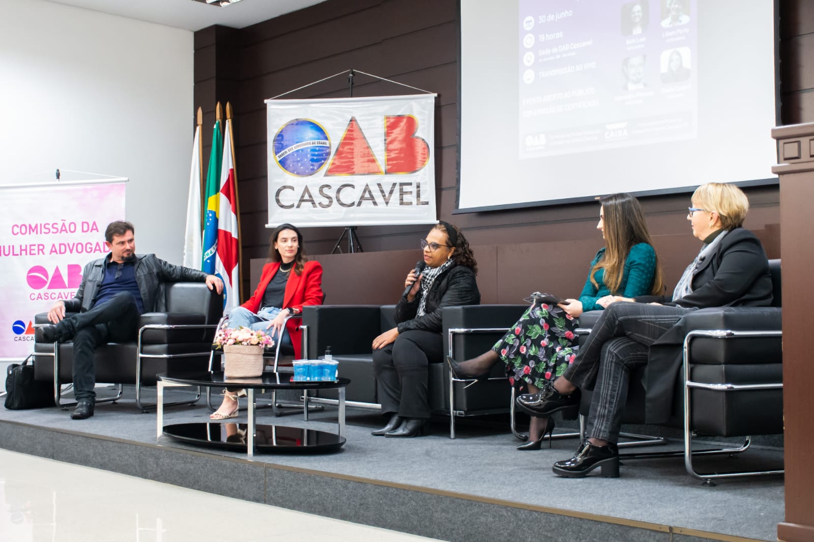OAB realiza encontro para debater a presença das mulheres na política